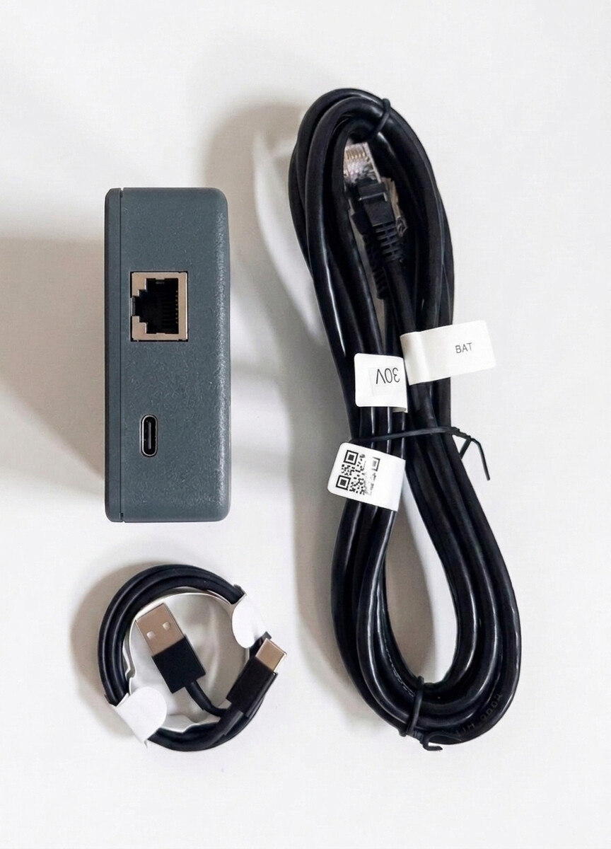 RJ45 RS485 socket and USB-C power input of Growatt Monitor